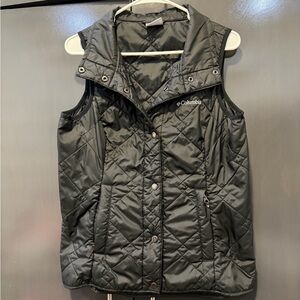 Columbia Black Quilted Snap-Front Women's Vest